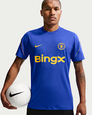 Chelsea FC Strike Men's Nike Soccer Dri-FIT Short-Sleeve Top. Nike.com